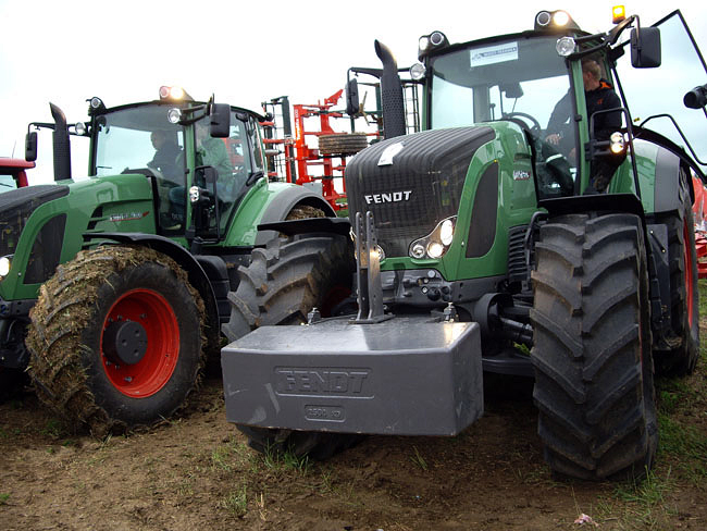 day-field-2008-yaroslavl-valtra-fendt-5.jpg