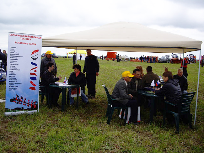 den-polia-ivanovo-2008-valtra-fendt-4.jpg