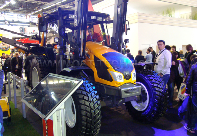 SIMA_2013_Valtra_04_650_32-web.jpg