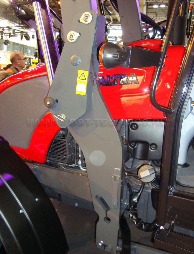 SIMA_2013_Valtra_11_650_39-web.jpg