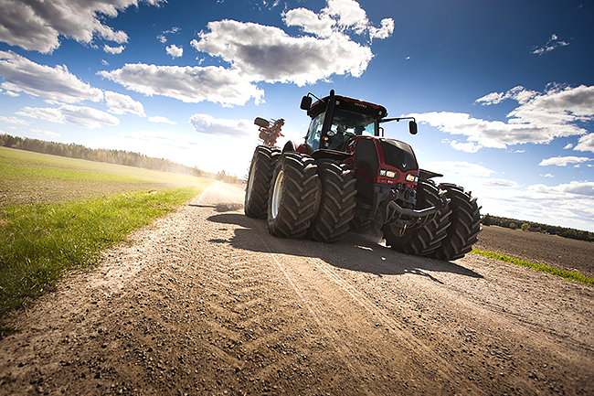 Tractor-Valtra-S-S3-6.jpg