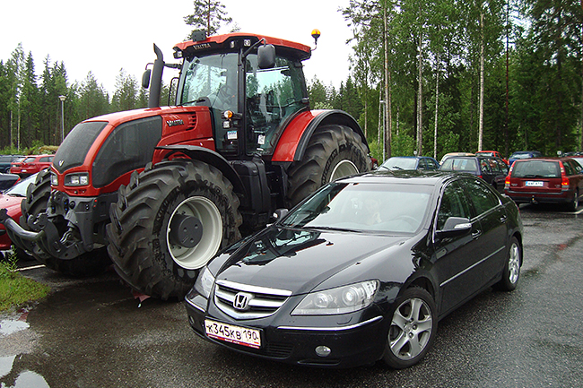 Tractor-Valtra-S-S3-7.JPG