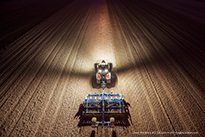 Tractor_Valtra_T4_013_Night_work_light-.jpg