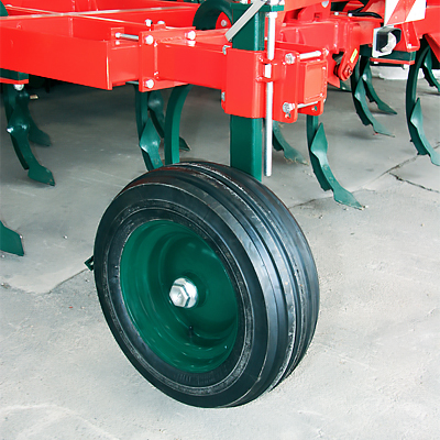 Vogel&Noot-cultivator-support-rubber-wheel-600.jpg