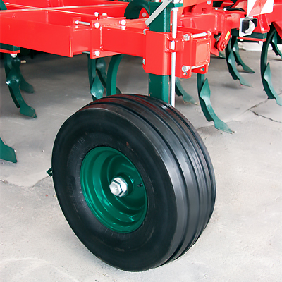 Vogel&Noot-cultivator-support-rubber-wheel-680.jpg